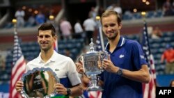 ARHIVA - Ruski teniser Danil Medvedev, koji je prošle godine osvojio Ju Es Open, pobedivši u finalu Novaka Đokovića, moći će da brani titulu u Flašing Medouzu (Foto: AFP/Kena Betancur) 