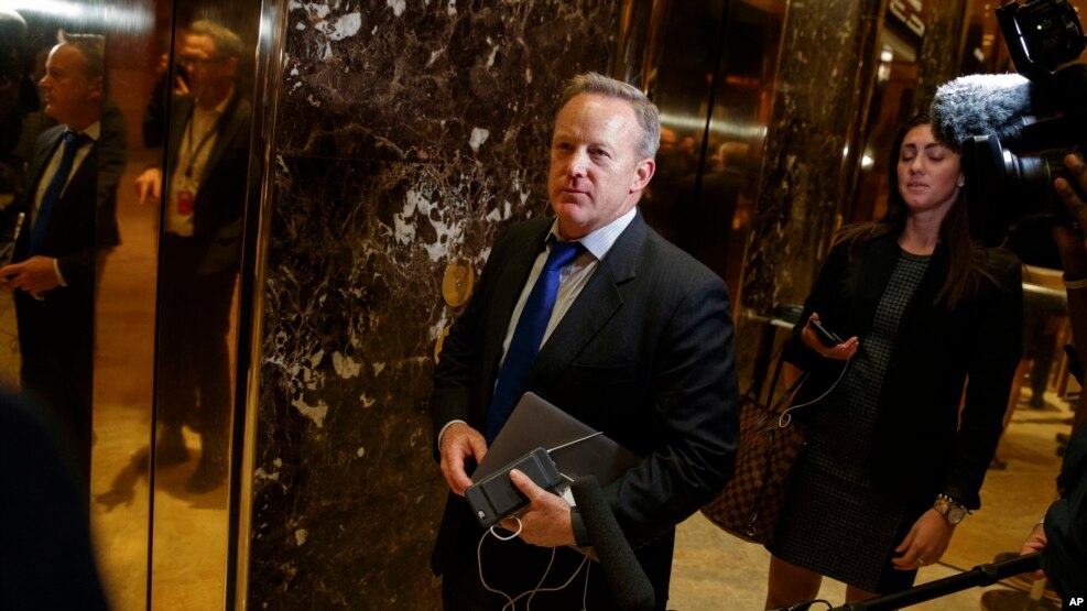 Spicer: Trump nuk do të nxjerrë informata për piraterinë kibernetike