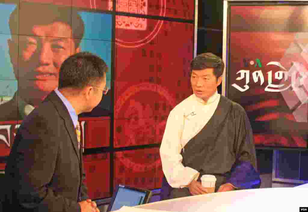 Tibetan PM Dr. Lobsang Sangay on Kunleng with host Pema Dorjee
