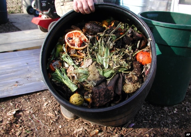 Organic food waste becomes nutrient-rich compost. (Rosanne Skirble/VOA)
