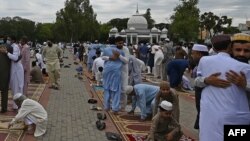پاکستان میں جمعرات کو عیدالفطر منائی گئی۔