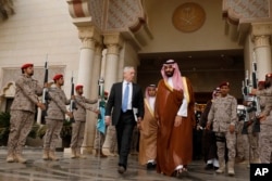 U.S. Defense Secretary James Mattis (L) departs after meeting with Saudi Arabia's Deputy Crown Prince and Defense Minister Mohammed bin Salman (R) at the Ministry of Defense in Riyadh, April 19, 2017.