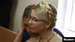 Cựu Thủ tướng Yulia Tymoshenko và con gái Yevhenia. 