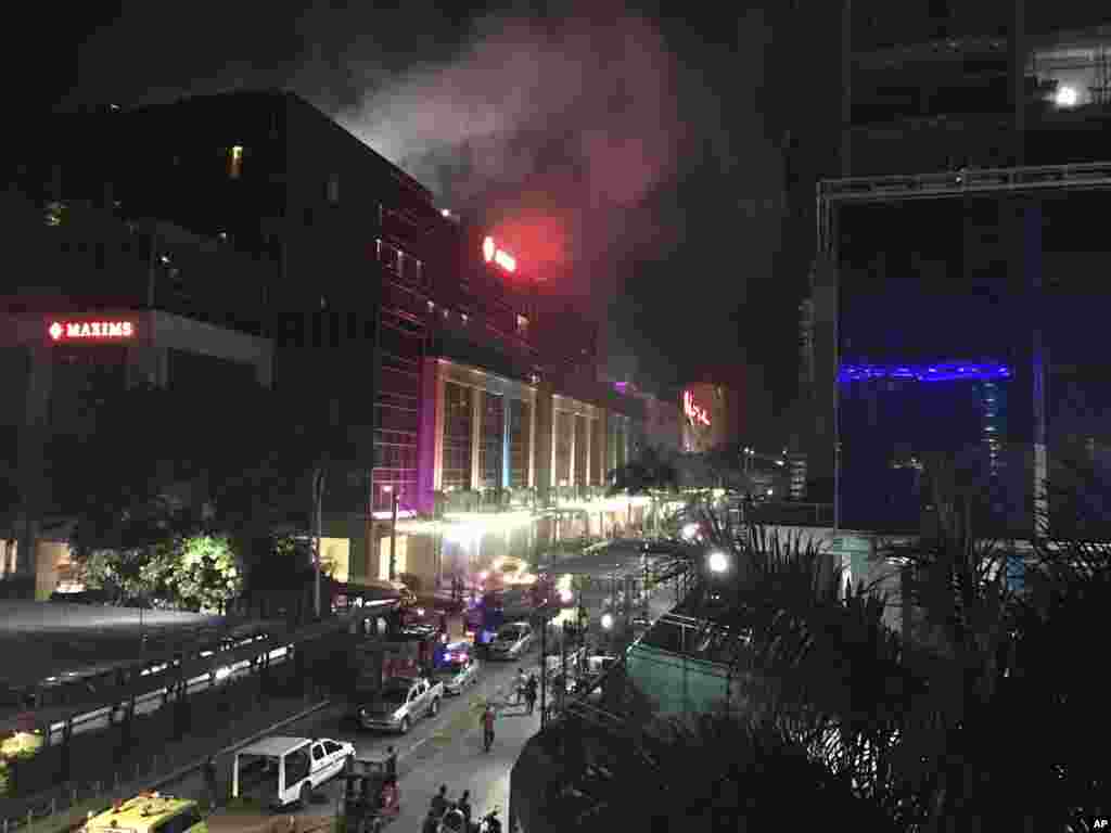 کیسینو میں آگ کی وجہ سے عمارت میں دھواں بھر گیا اور دم گھٹنے سے 34 افراد ہلاک ہوئے۔
