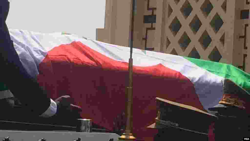 Le cercueil de l'ex-président burundais Jean-Baptiste Bagaza, le 16 mai 2016 à Bujumbura.