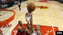 Derrick Rose aportó 12 asistencias para guiar a los Chicago Bulls a la victoria ante Atlanta por 93-73.