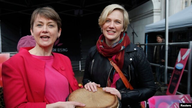 La parlamentaria laborista, Stella Creasy, ha enviado una carta de protesta porque unos de sus constituyentes no pudieron viajar a Estados Unidos.