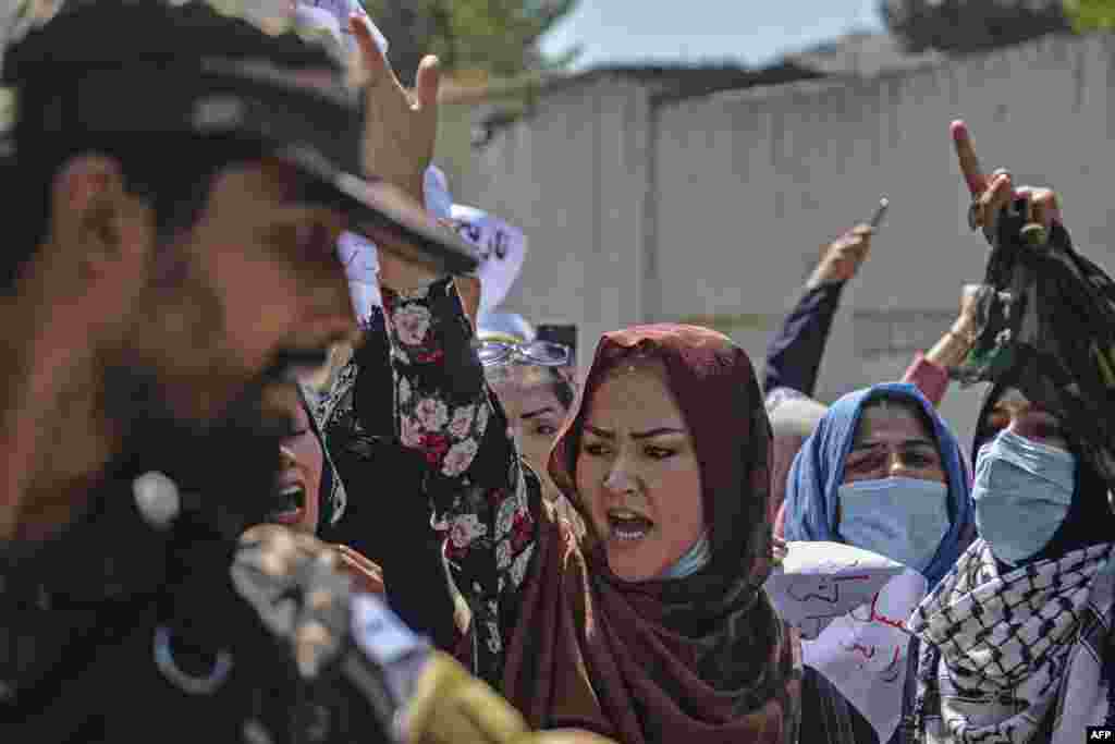 پاکستان کی خفیہ ایجنسی کے سربراہ لیفٹننٹ جنرل فیض حمید نے حال ہی میں کابل کا دورہ کیا تھا جس بعد افغانستان کے بعض حلقوں کی جانب سے تنقید کی گئی تھی۔