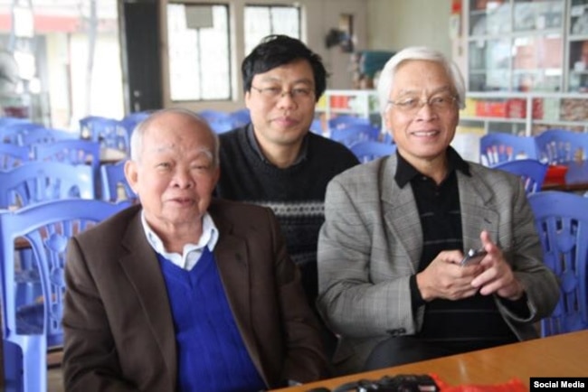 Từ trái sang, Nhà văn Nguyên Ngọc, Tiến sĩ Nguyễn Xuân Diện, Giáo sư Chu Hảo. Photo Facebook Nguyen Xuan Dien