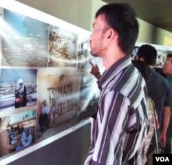 Salah satu kegiatan dalam peringatan HUT ke-7 Tsunami Aceh: pameran dan lomba foto di Museum Tsunami di Banda Aceh.