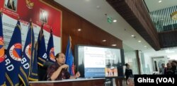 Kapusdatin dan Humas BNPB Sutopo Purwo Nugroho dalam Konferensi pers update penanganan Bencana tsunami Selat Sunda, di Jakarta, Rabu, 26 Desember 2018. (Foto: VOA/Ghita)