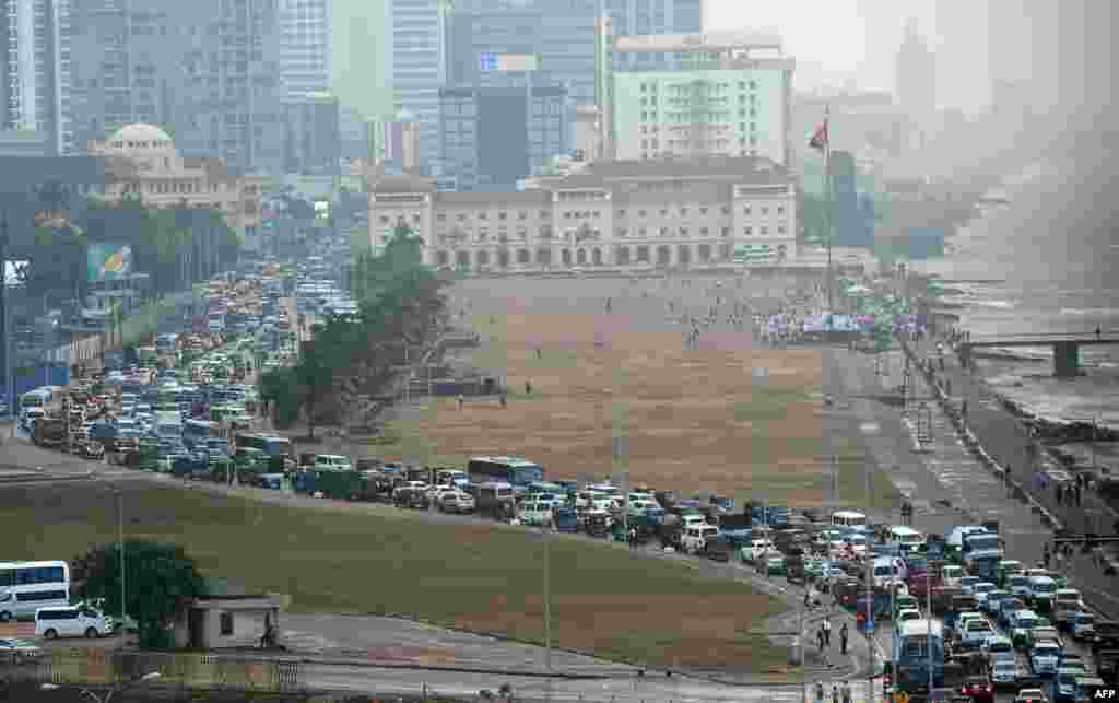 Heavy traffic moves along a road in the Sri Lankan capital Colombo.