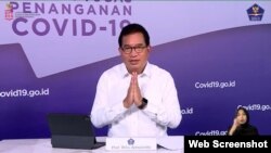 Juru Bicara Satgas Penanganan COVID-19 Prof Wiku Adisasmito dalam telekonferensi pers di Graha BNPB, Jakarta, Kamis (25/2) mengatakan pelaksanaan vaksin pada tahanan KPK sudah menjunjung tinggi aspek keadilan (Foto:VOA)