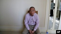 북한에 억류 중인 한국계 미국인 케네스 배 씨가 1일 평양에서 미국 'AP통신'과 인터뷰하고 있다. 북한은 이 날 외국 언론에 억류 중인 미국인 3명과의 인터뷰를 허용했다.
