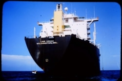 Con thuyền Virgo với thuyền trưởng Hartmann Schonn và 33 thuyền viên đã cứu mạng gia đình Lauren Vương ngày 29/6/1980.
