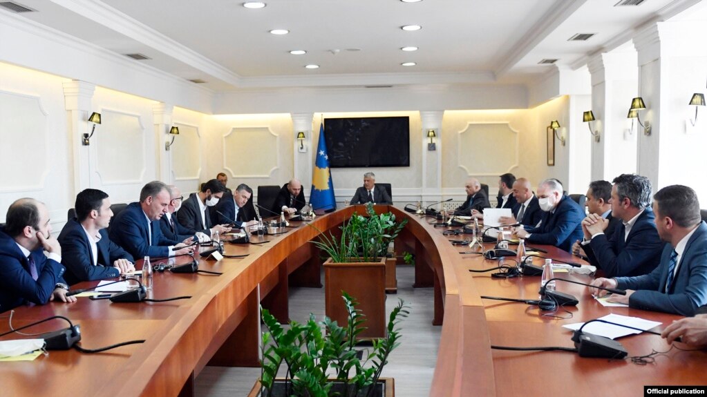 Thaçi: Do t’i jap mandatin për qeverinë e re kujtdo që dëshmon se ka shumicën parlamentare