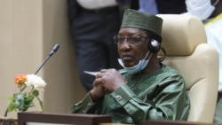 Le président tchadien Idriss Deby assiste à une séance de travail du sommet du G5 Sahel le 30 juin 2020 à Nouakchott.