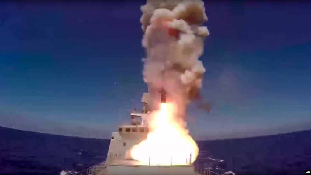 Ảnh do Bộ Quốc phòng Nga cung cấp ngày 31/5/2017 cho thấy tên lửa hành trình được bắn từ Địa Trung Hải.
