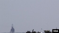 Kapal angkatan laut Israel (kiri) tiba di pelabuhan Ashdod, Israel selatan (foto: dok.). Israel masih memberlakukan blokade atas wilayah Gaza.