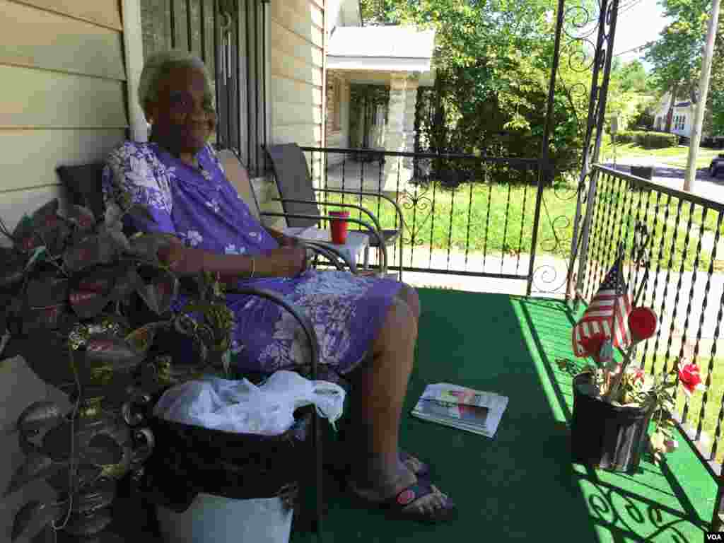 Marjorie Huffman, 79, grew up one block from Muhammad Ali. (R. Taylor/VOA)