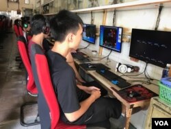 Cyber security awareness has not kept up with the popularity of internet cafes in Vietnam. (Photo: H. Nguyen / VOA)