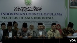 MUI dan Forum Ukhuwah Islamiyah (FUI) yang merupakan gabungan dari ormas Islam di Indonesia hari Kamis (7/8) secara resmi menolak gerakan Islamic State of Irak and Syria (ISIS) di Indonesia. (VOA/Andylala) 