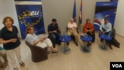 Debata "Izazovi savremene demokratije" u EU info centru u Beogradu.