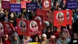 بچی سے زیادتی اور قتل کے واقعے پر پاکستان بھر میں غم و غصے کی لہر دوڑ گئی تھی اور کئی شہروں میں مظاہرے بھی ہوئے۔