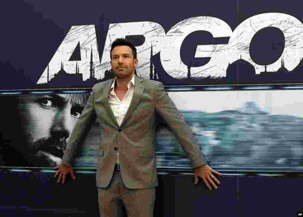 Aktor dan sutradara Ben Affleck saat mempresentasikan filmnya, &quot;Argo&quot; di Roma (19/10/2012). Argo mendapat nominasi film terbaik, namun Affleck tidak termasuk dalam kandidat sutradara terbaik. 
