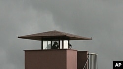 A Turkish soldier stands guard at the watch tower at a prison in Antalya, Turkey, December 13, 2007 (file photo).