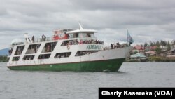 Le bateau Akonkwa 1 sur le lac Kivu où un canot a chaviré causant la mort de plusieurs personnes entre Goma et Buka, dans l’est de la RDC. VOA / Charly Kasereka