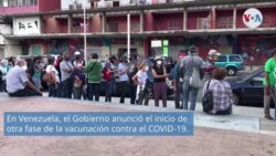 Con largas filas y desinformación se inicia vacunación en Venezuela