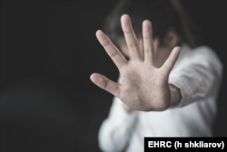 Perempuan serta anak-anak menghadapi risiko yang tinggi karena prevalensi kekerasan berbasis gender dan kekerasan dalam rumah tangga (KDRT) yang meningkat akibat kebijakan lockdown. (Foto: ilustrasi)