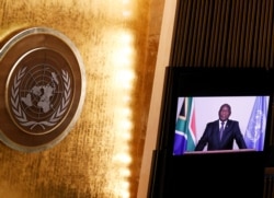 Penayangan rekaman pidato Presiden Afrika Selatan Ramaphosa pada Sidang ke-76 Majelis Umum PBB, di Markas Besar PBB, 23 September 2021.