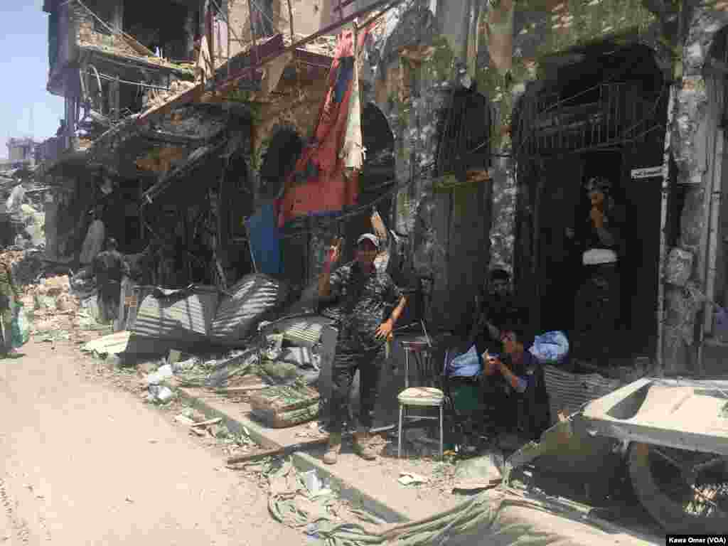 Musul&#39;da çatışmalar sonrası sokaklar ve yıkılmış binalar&nbsp;