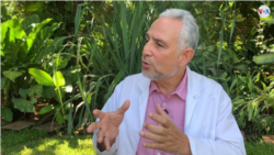 Leonel Argüello, epidemiólogo y fundador del Ministerio de Salud de Nicaragua, conversó con la VOA. (Foto: Houston Castillo) Houston Castillo).
