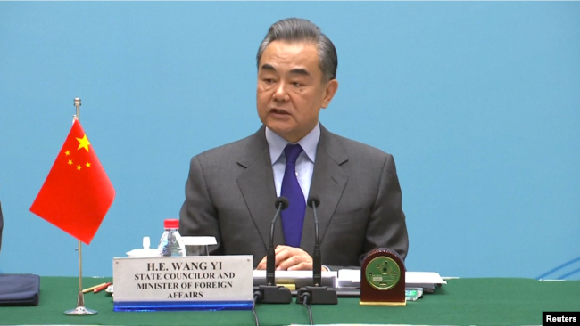 中国外交部长王毅2019年2月27日在乌镇会见记者 - 路透社照片