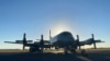 Pesawat Orion di pangkalan di Auckland, Selandia Baru, Senin, 17 Januari 2022, sebelum terbang untuk membantu pemerintah Tonga setelah letusan gunung berapi bawah laut. (NZDF melalui AP)