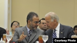 Saud Anwar, Walikota South Windsor, Connecticut bersama Wakil Presiden AS Joe Biden