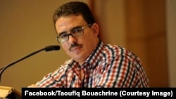 Taoufiq Bouachrine, journaliste au quotidien marocain indépendant Akhbar al-Yaoum, arrêté, 23 février 2018. (Facebook/Taoufiq Bouachrine)