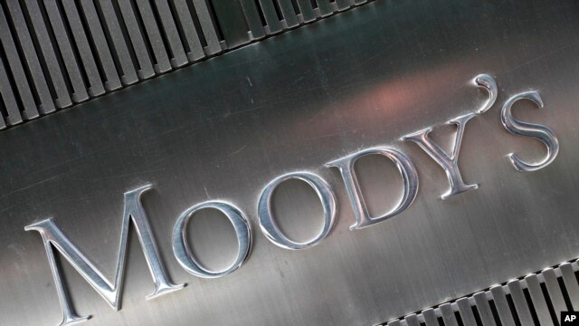 La agencia de calificación Moody´s prevé que el precio del crudo en EE.UU. llegará a 40 dólares por barril en 2016.
