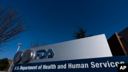 Toà nhà của Cục Quản lý Thực phẩm và Dược phẩm Hoa Kỳ - FDA - tại Silver Spring, Maryland. Mỗi năm FDA chấp thuận hàng chục loại thuốc mới trị ung thư nhưng hầu hết các loại thuốc được cấp phép nhanh đều không chứng minh được những lợi ích như vậy trong vòng 5 năm.