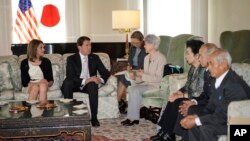 윌리엄 해거티 주일 미국대사가 10일 대사관저에서 일본인 납치 피해자 가족들을 면담했다. 해거티 대사는 이달 중순 열리는 미·일 정상회담에서 납북자 문제가 주요 의제로 다뤄질 것이라고 밝혔다.