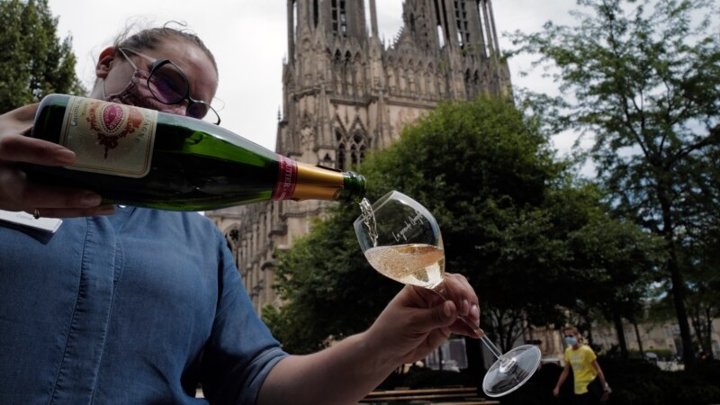 French Champagne Makers Face ‘Worst Crisis Since Great Depression’