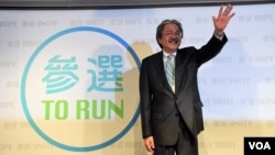 前香港財政司司長曾俊華正式宣佈參與特首選舉。(美國之音湯惠芸)