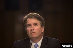 Calon Hakim Agung AS, Brett Kavanaugh memberi kesaksian di hadapan Komite Kehakiman Senat di Capitol Hill di Washington, pada hari ketiga sidang konfirmasi pencalonannya, 6 September 2018. (Foto: dok).