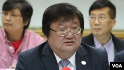 中华民国医师公会全国联合会理事长、立法委员邱泰源