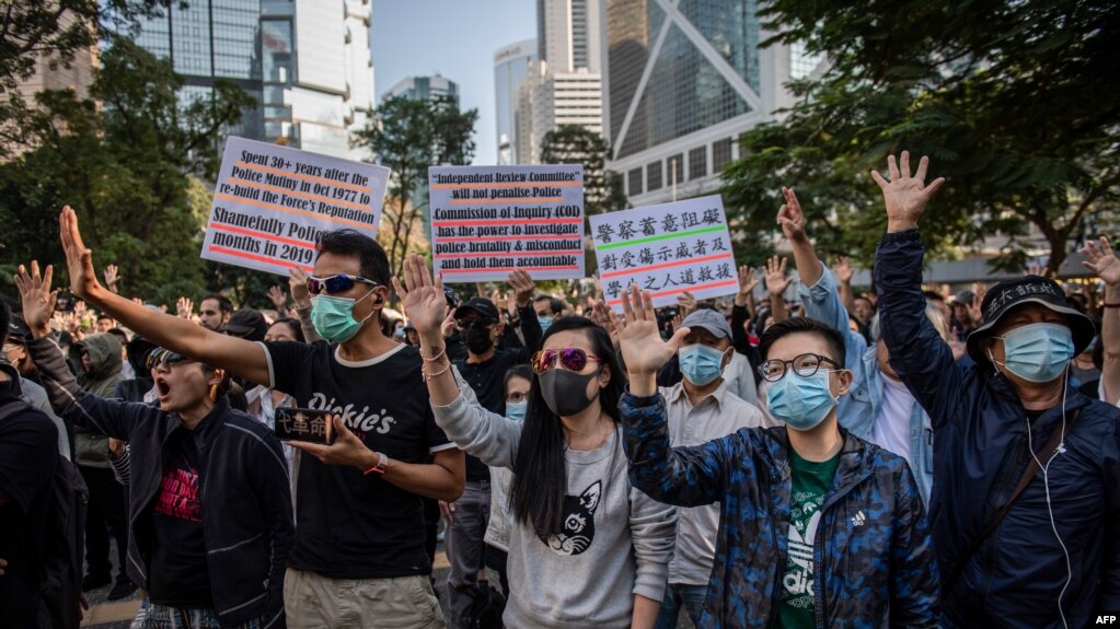 香港局势成为中共抓捕外籍人士的理由。图为亲民主派示威者于2019年11月30日在香港遮打花园参加学龄青年和老年人集会。