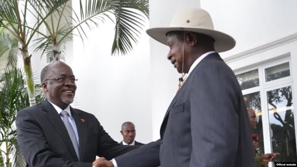 Rais Museveni na Rais Magufuli