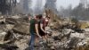 ​Згоріти чи замерзнути – літня пара з Каліфорнії провела шість годин у басейні, поки в лісовій пожежі згорав їхній будинок